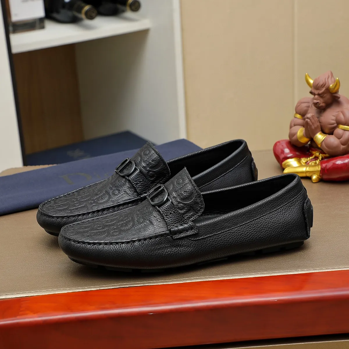 Men's shoes 💰380 🕷️🕷️[Dior] Dior's new casual men's shoes are launched in Hong Kong counters. Official website 1:1 production. Italian original first-layer cowhide + 🐷 leather lining. Designed by European and American masters. Perfect shape to create counter quality, solid color rubber wear-resistant outsole and classic dazzling toe! Super versatile and very comfortable. High-end without losing taste, fashionable and novel! ! Absolute focus! Colors available! Code number 38-44 (45.46 customized)